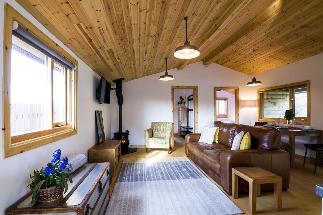 Laurel Lodge - 2 Bedroom Log Cabin - St Florence Saint Florence Exterior photo